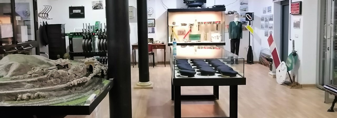 - Museo del Ferrocarril-- LA RODA